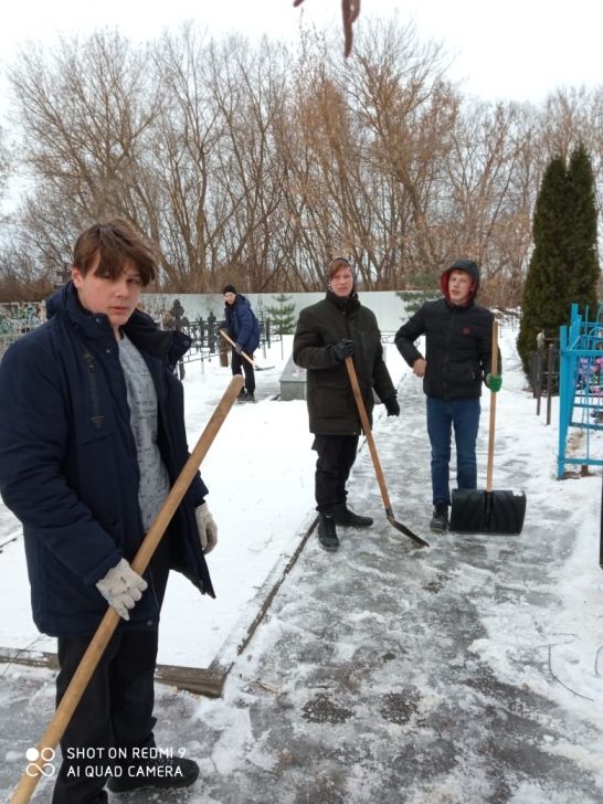 Колледж шефствует над мемориальным кладбищем ленинградцев-блокадников