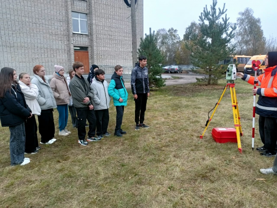 Сегодня 17 октября в колледже прошёл День открытых дверей, который посетили школьники  всех четырёх школ города Ряжска, школьники из Кораблинского, Александро-Невского, Сараевского, Милославского, Ухоловского районов