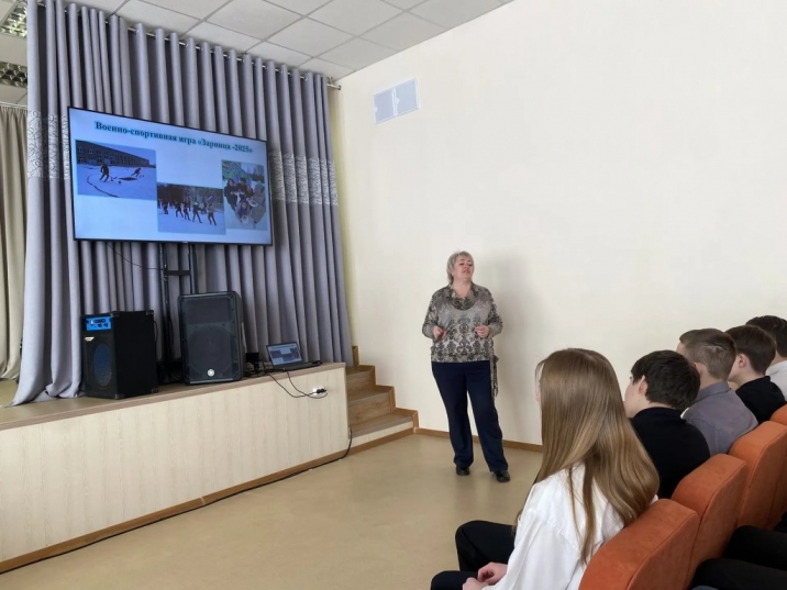 Преподаватели Ряжского колледжа структурного подразделения г.Кораблино Смирнова О.В., Долгова И.В. и студентка третьего курса Киселёва Екатерина встретились с девятиклассниками МОУ «Кораблинская СШ №2»